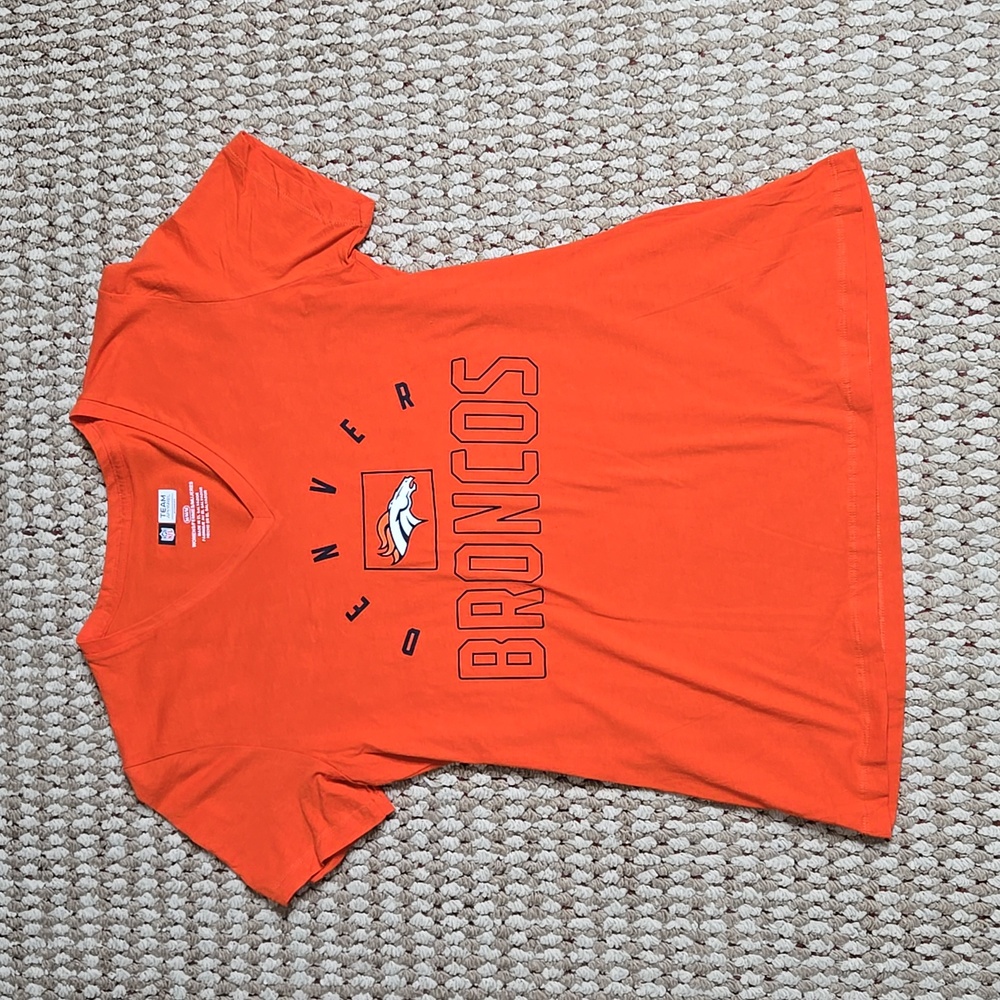 NFL Football Denver Broncos Shirt Medium Tee Shirt Top Team Apparel Sports